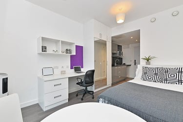 1 bed studio, Bromsgrove Street, City Centre, Birmingham, B56QB - Image 2